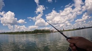 БЕСКОНЕЧНЫЙ СУДАК! Рыбалка на лайт с лодки как альтернатива ультралайту с берега.