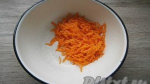 Салат Обжорка с колбасой и сухариками