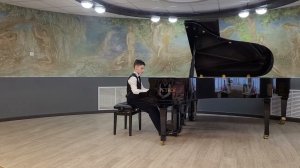 1) Й.Гайдн. Соната си минор 2ч и 3ч, 2) Г.В Свиридов "Музыкальный момент" исп. Безгубов Родион