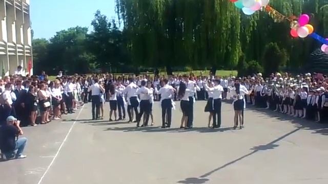 Последний звонок, выпускной вальс. г.Нальчик 23.05.2015, школа №28 смотреть онлайн