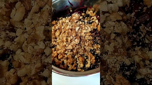 СВЕКОЛЬНЫЙ САЛАТ с ЧЕРНОСЛИВОМ и ОРЕХАМИ смотреть онлайн