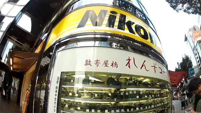 Маленькие приключения большого любителя фотографии в Японии #1 смотреть онлайн