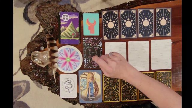 Timeless Pick a Card Reading🔮💫💜WHAT LESSONS ARE YOU CURRENTLY WORKING THROUGH?❤️🧡💛💚💙💜💖 смотреть онлайн
