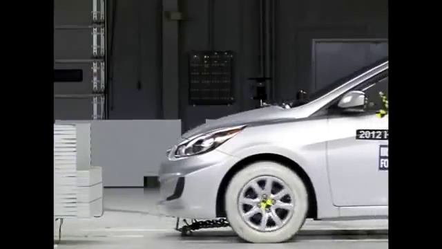 Crash Test 2012 - Hyundai Accent / Verna / i25 (Frontal Offset) IIHS смотреть онлайн