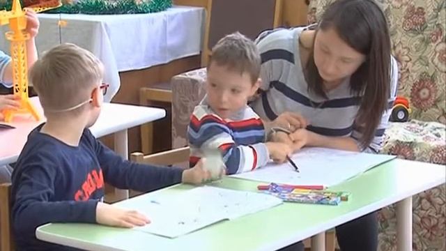 Новгородская область реализует пилотный проект по оказанию социальной помощи семьям, нахо смотреть онлайн