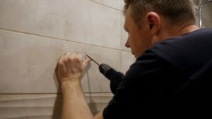 КАК ПОВЕСИТЬ ЗЕРКАЛО В ВАННЕ