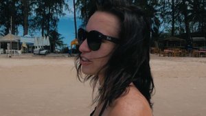 Пхукет. Пляж Сурин на Пхукете. Пора худеть. Ресторан напротив дома.