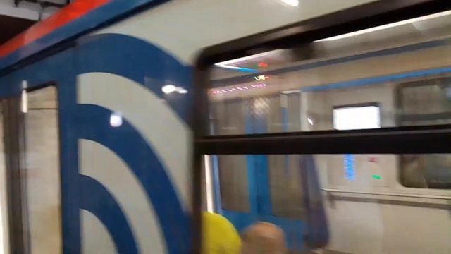 Электропоезд 81-765/766/767 "Москва" на Станции Метро Рязанский Проспект смотреть онлайн