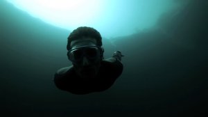 Дайвинг #2: Guillaume Nery base jumping at Dean's Blue Hole