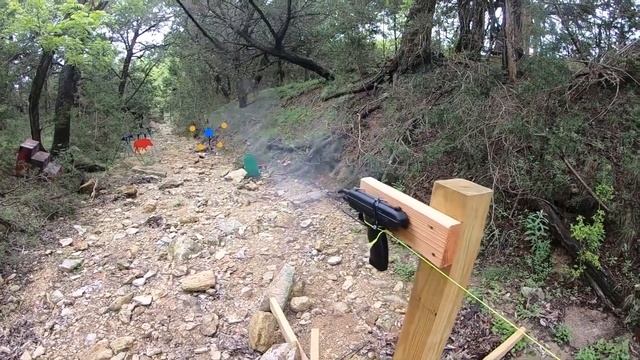 Я заварил дуло пистолета и выстрелил! | Разрушительное ранчо | Перевод Zёбры смотреть онлайн