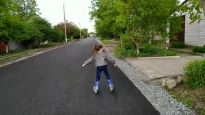 ?Первые шаги на роликах))?