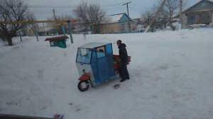 мотороллер с кабиной