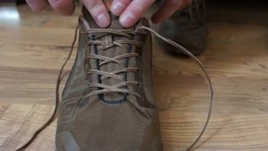Завязывание шнурков 2-мя способами