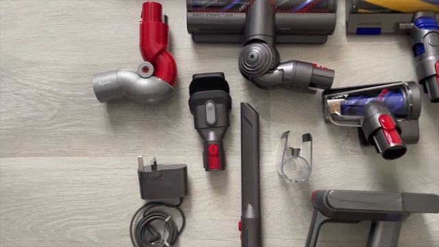 Распаковка оригинального пылесоса Dyson V15 Detect Absolute смотреть онлайн
