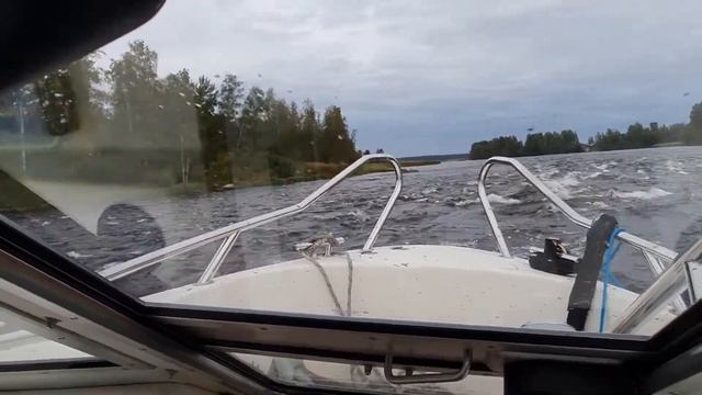 Переход порога на катере из оз. Суходольское в р. Бурная (на Ладогу) смотреть онлайн