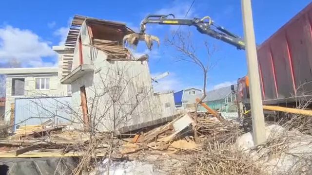 Демонтаж дома манипулятором смотреть онлайн