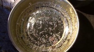 Соляная кислота разрушает металл