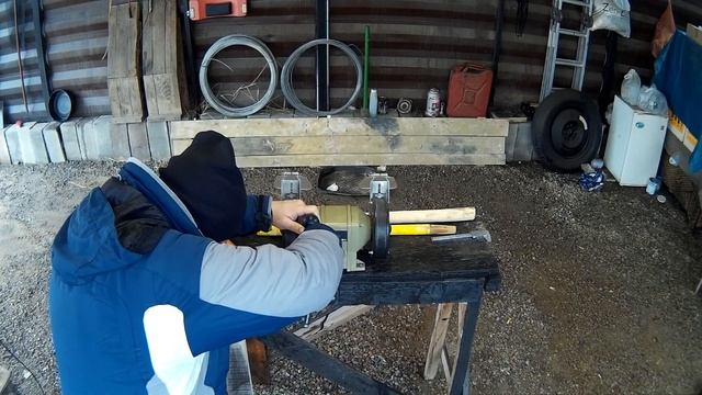 НИКОГДА НЕ ВЫБРАСЫВАЙ старую лопату, а сделай своими руками самый крепкий черенок