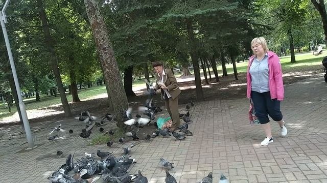 Они её любят.