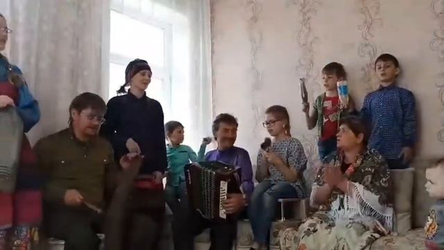 Семейный шумовой оркестр "Постряпушки" смотреть онлайн