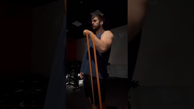 Heavy band work for tendon strength #armwrestling ?? смотреть онлайн