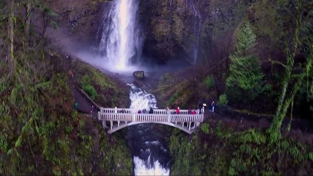 Multnomah Falls, Oregon - Aerial смотреть онлайн