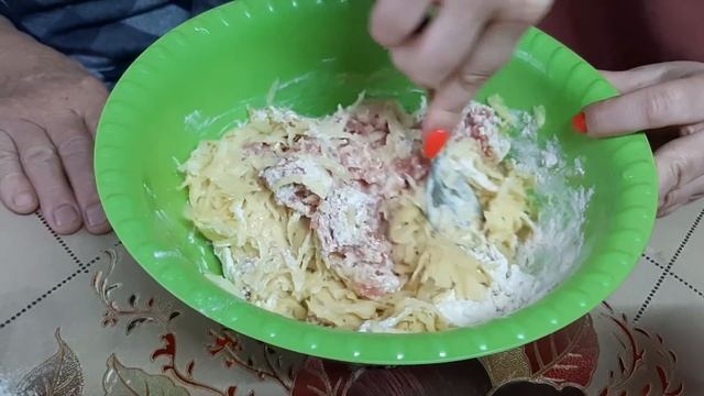 ОЛАДУШКИ ОТ БАБУШКИ! ТОЛЬКО КАРТОШКА И ФАРШ! смотреть онлайн