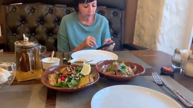 Любимая "Хинкальная" в Кисловодске / Веду подругу смотреть онлайн