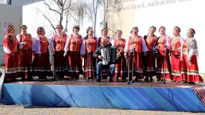 Хор Зори Кубани - Тяче вода в ярок (Выступление в Краснодаре на Красной, 5)