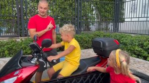 Мы в машине и детская песенка Колеса у автобуса крутятся #5