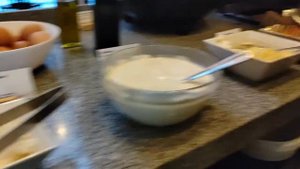 Завтрак в отеле шведский стол