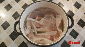 Свиные щёчки варёные