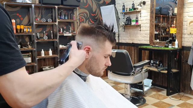 Training full master class of undercard haircuts with fade transition.barber смотреть онлайн