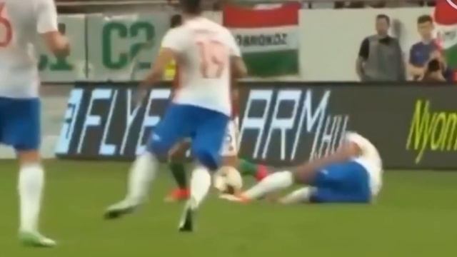 Почему футболисты бреют ноги? смотреть онлайн