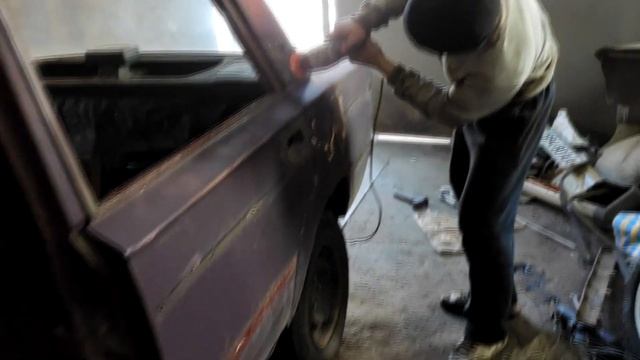 Восстановление кузова ВАЗ 2106 за 2500 гривен! часть 1 смотреть онлайн