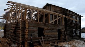 Прирубили домик к домику