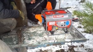 Бензиновый генератор "Зубр" - ЗЭСБ-1500. Первый запуск.