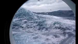 Круизный Лайнер в 12 бальный шторм. Cruise liner in 12 ball storm