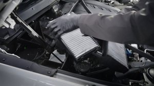 Jak wymienić filtr kabinowy? – BMW X5 (F15, F85) – The Mechanics by FILTRON