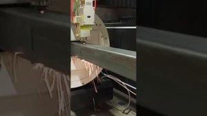 Лазерный труборез с источником 3000Вт Raycus. Резка профильной трубы 100х100