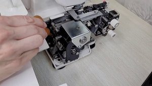ЧИСТКА, СМАЗКА, ЗАПРАВКА БЫТОВОГО ОВЕРЛОКА