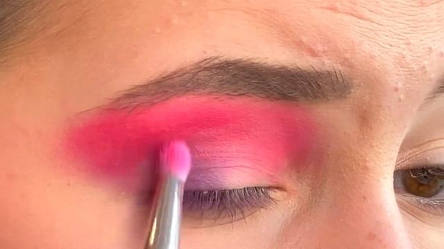 ЯРКИЙ ЛЕТНИЙ МАКИЯЖ с MAKEUP REVOLUTION maxi reloaded palette. Как сделать тени ЯРЧЕ? смотреть онлайн