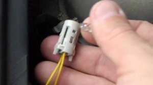 Как заменить габаритную лампу на Peugeot 207