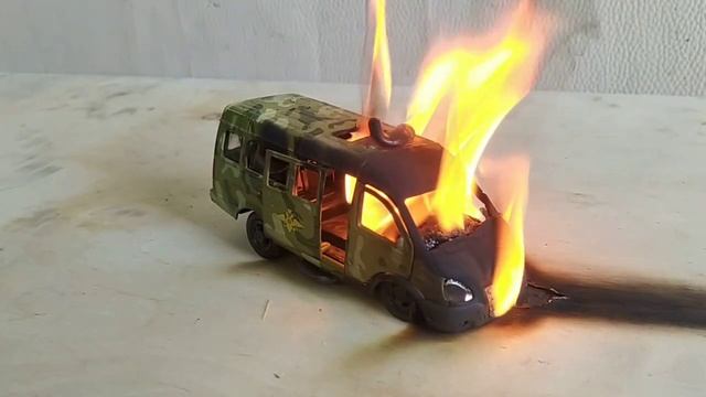 Пожар. Машина горит адским пламенем. Газель сгорела до тла!!!