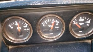 дерганье стрелки давления масла