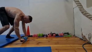 Колёсами от самоката, переходная втулка на пром подшипниках выточил, ручки от велика