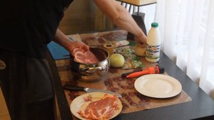 Маринад на кефире для свиного стейка