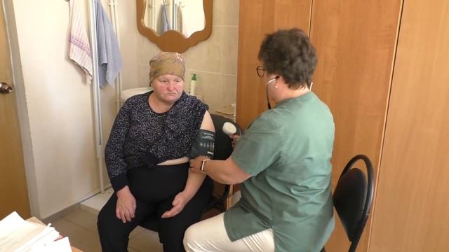 Поздравляем всех работников здравоохранения с профессиональный праздником! смотреть онлайн