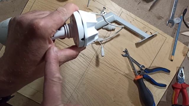 Недорогой эффективный способ крепления видеокамеры на стеновой кронштейн_КоПСС смотреть онлайн