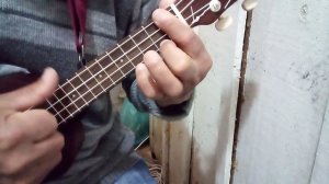 como tocar em fa sustenido menor no ukulele.